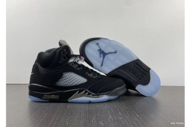 Rep Onekick 5 (2016) 845035-003 AIR JORDAN BLACK METALLIC 0630